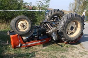 Slika /PU_BB/slike vijesti/PN sa poginulim traktoristom .jpg